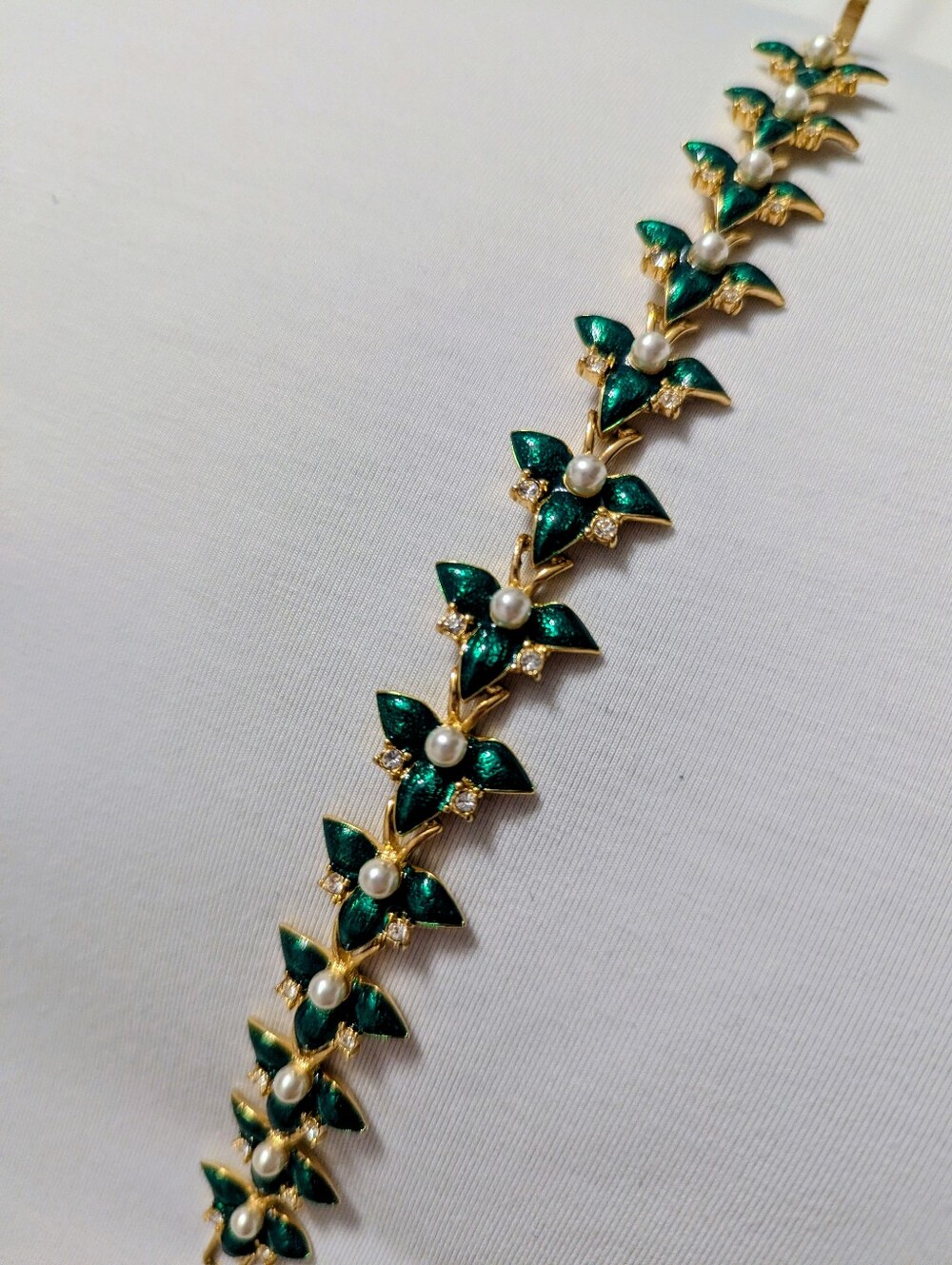 Metropolitan Museum of Art Vintage Fabergé Enamel Bracelet - Emerald
